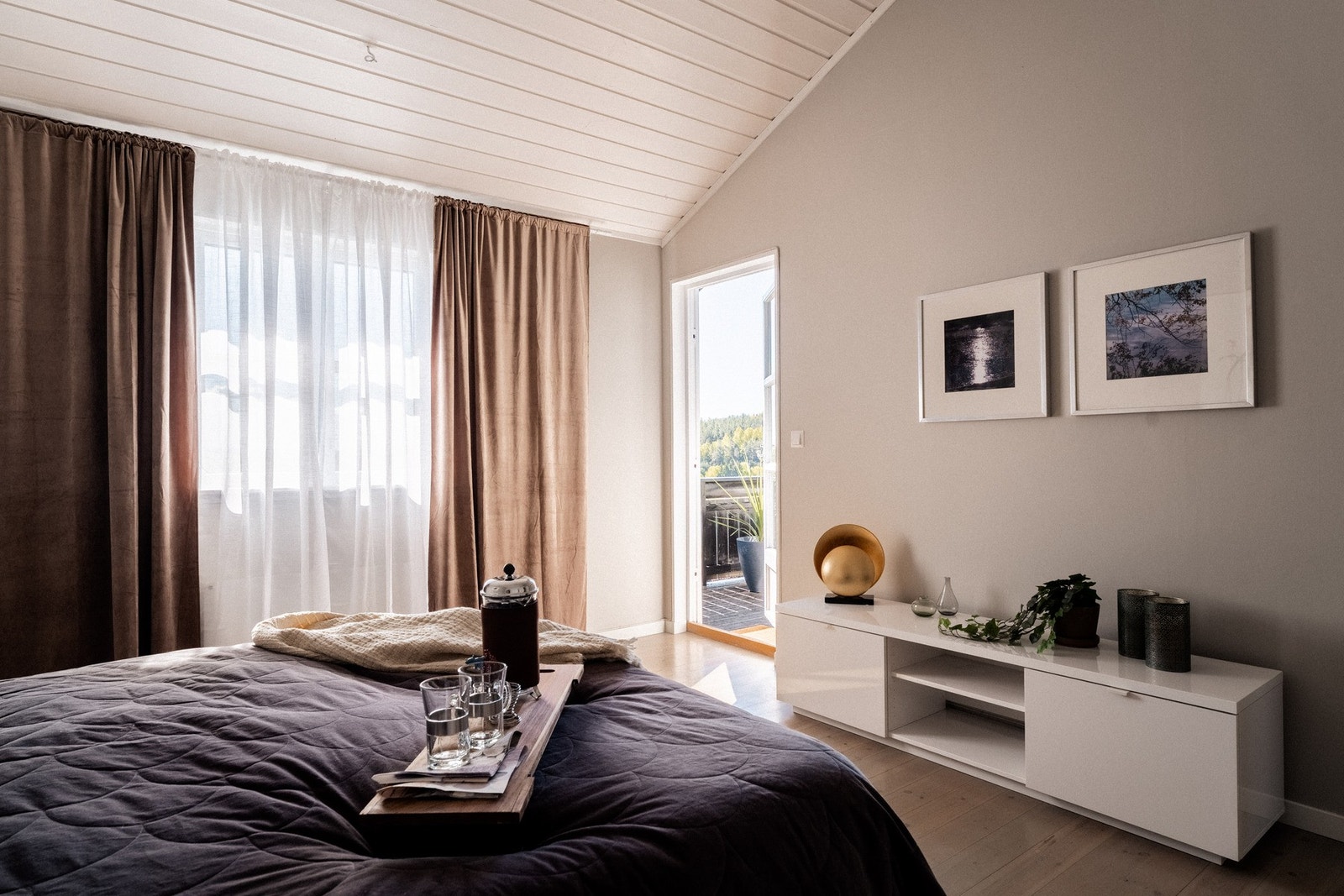 Begge rommene har utgang til terrasse. Galleribilde