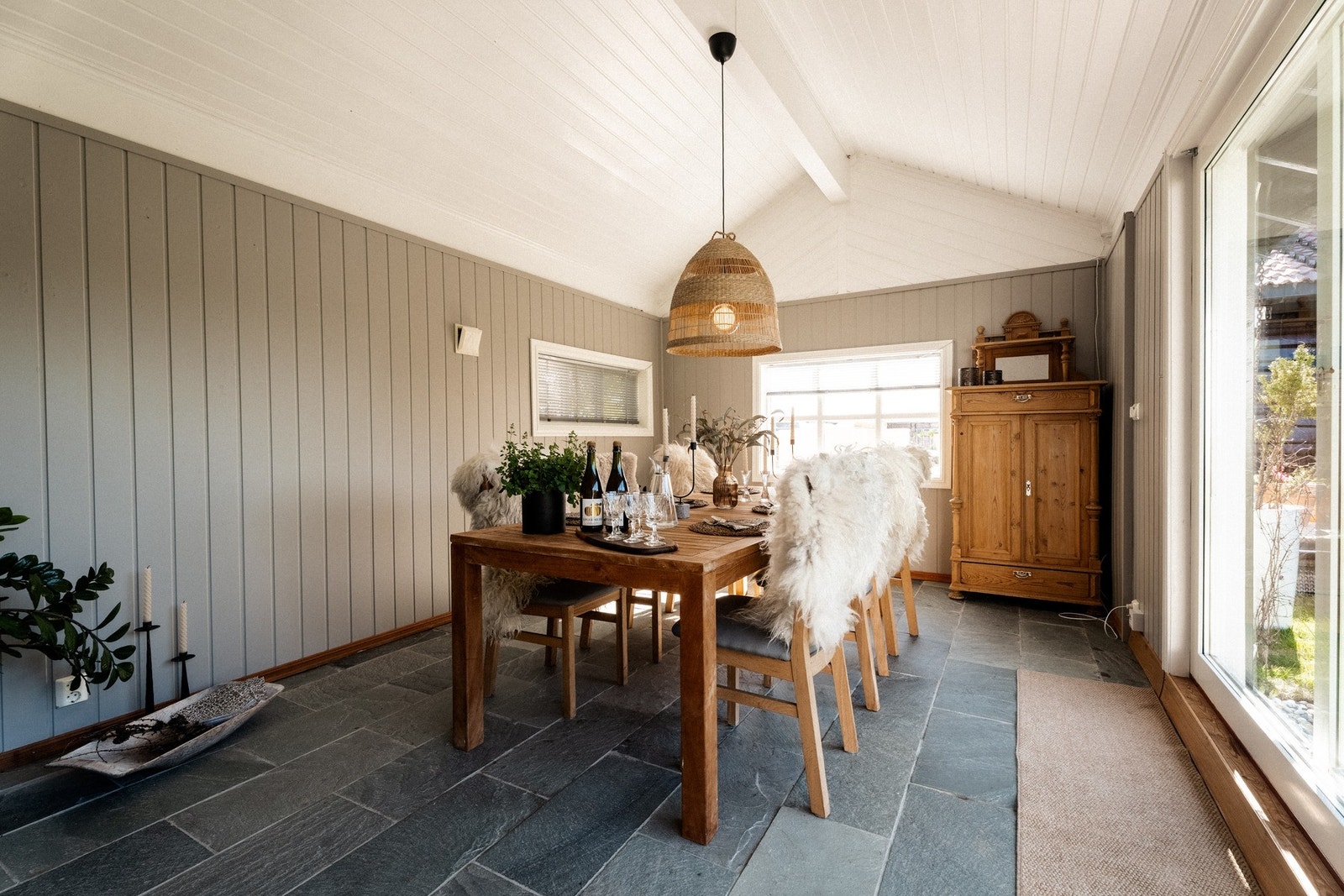 Støpt gulv med varmekabler og skiferfliser. Galleribilde