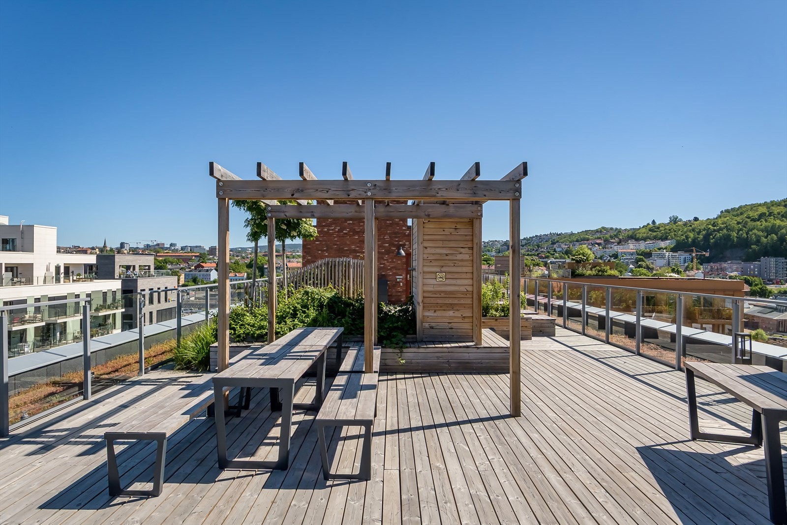 Sameiet byr også på to gjesteleiligheter, felles kajakker, flere takterrasser, hobbyrom og sykkelrom Galleribilde