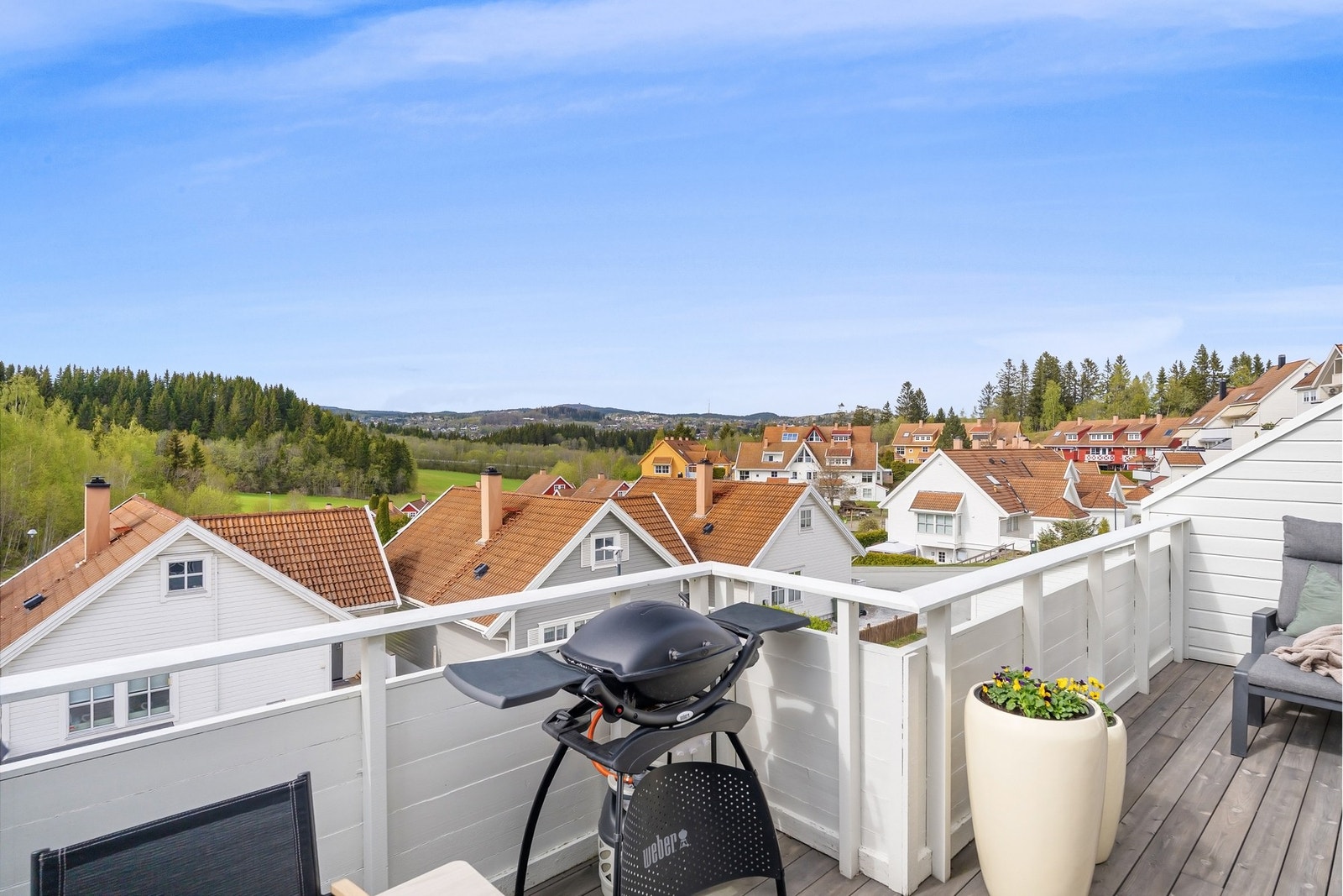 Terrassen er vestvendt og byr på gode solforhold. Galleribilde
