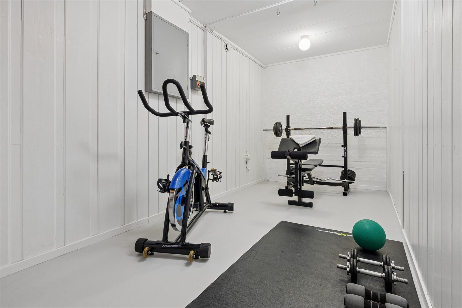 bod i undertasje innredet som eget treningsrom. Galleribilde