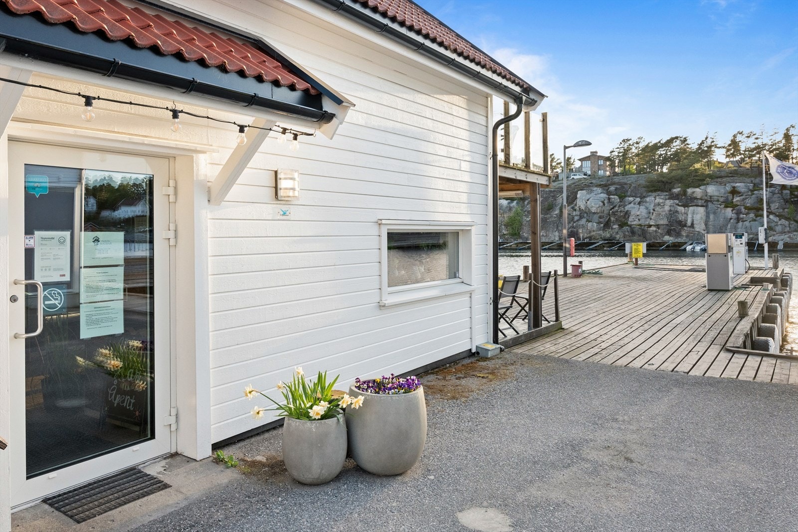 I nabobygget til Engelsviken Brygge ligger Brødrene Skogen Fiskehandel - her får man kjøpt mye snadder! Galleribilde