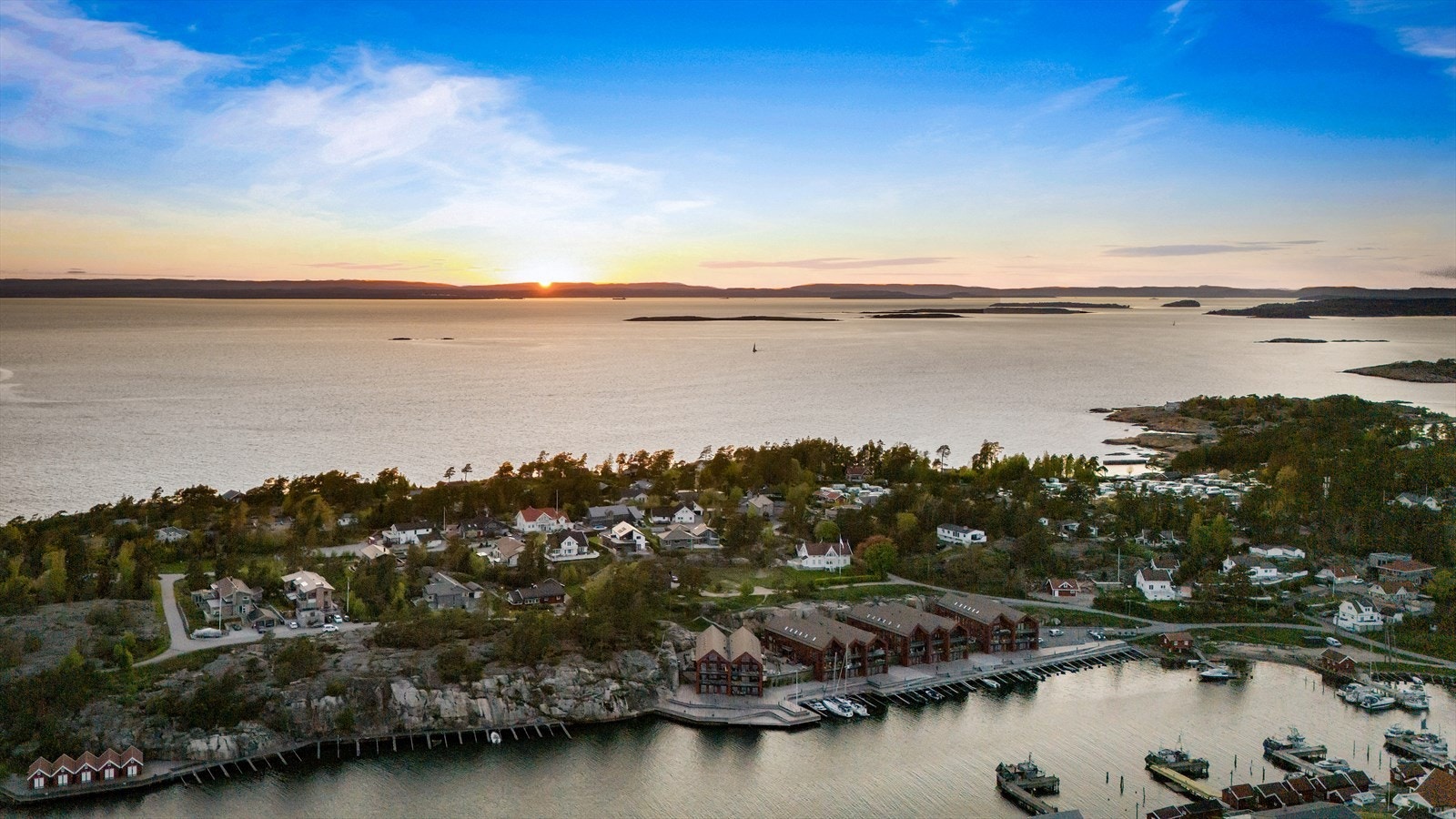 Solnedgang over Oslofjorden. Galleribilde