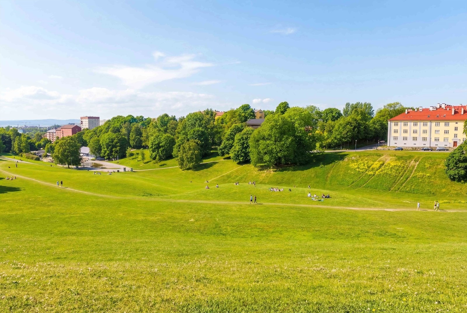 Her bor man med umiddelbar nærhet til Torshovdalen - et stort og populært parkområde med skulpturer og grønne enger perfekt for piknik, ballspill og sosiale treff. Galleribilde