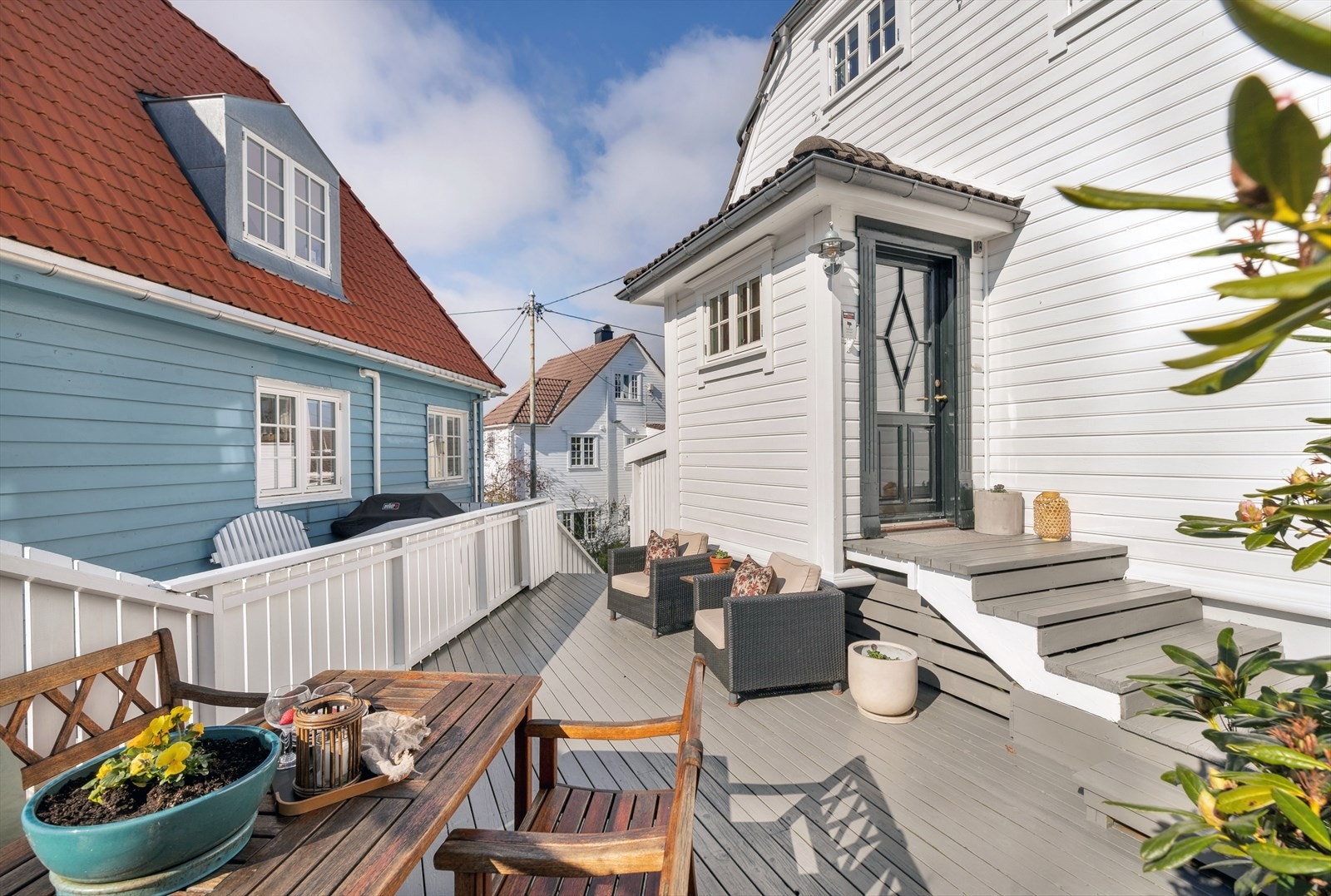 Inngangsdør - velkommen inn Galleribilde