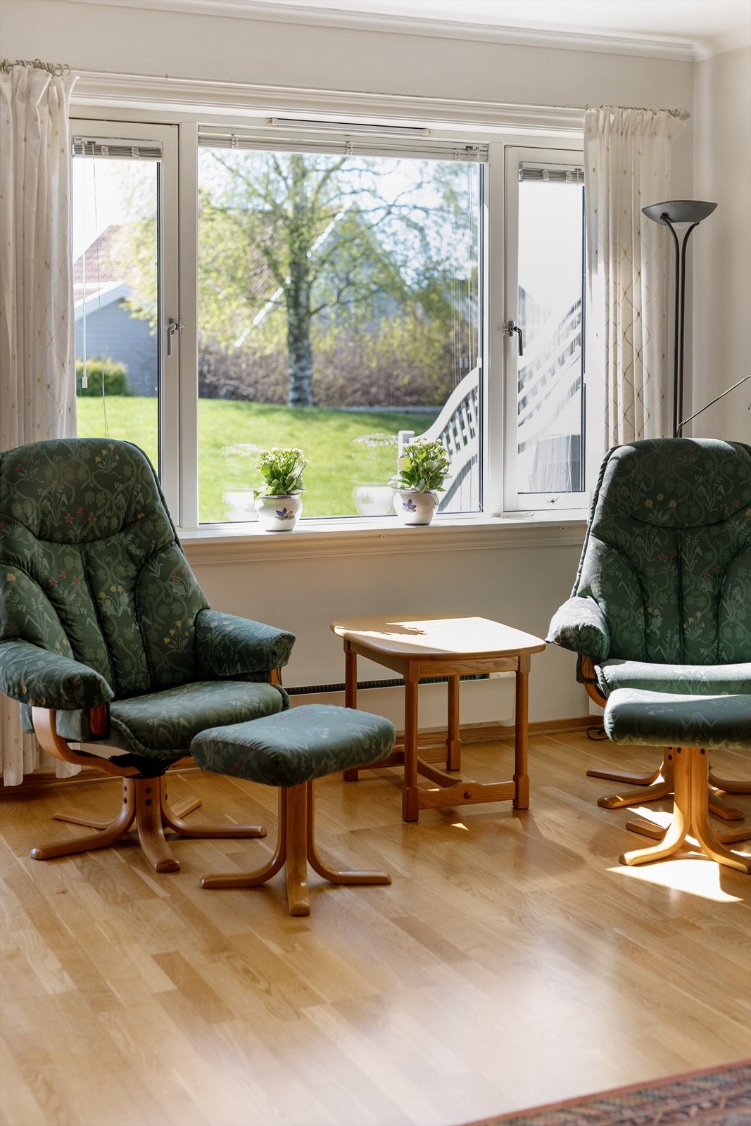 Tilluft tilføres via ventiler i vinduene, som en del av boligens mekaniske avtrekksventilasjon. Galleribilde