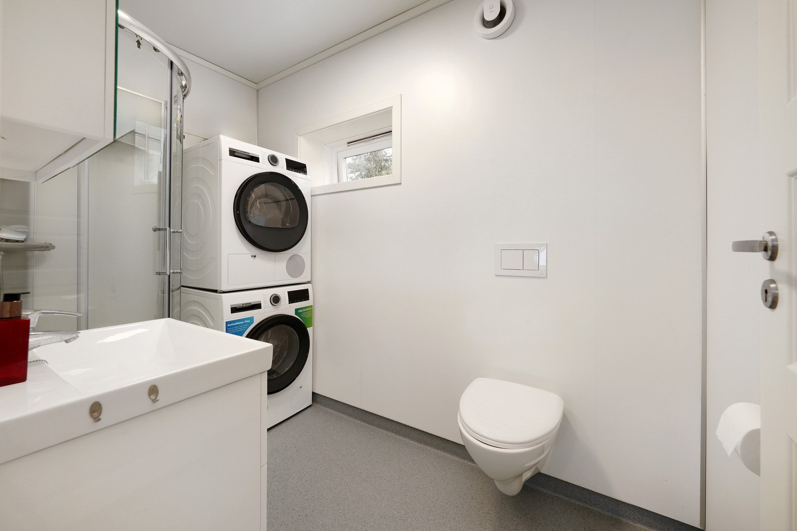 God plass både vaskemaskin og tørketrommel. Galleribilde