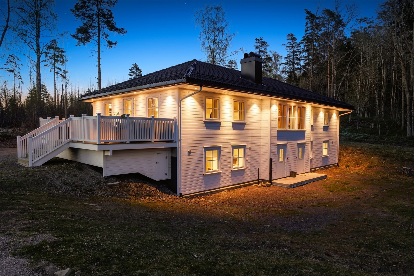 Tilknyttet uteplass. Galleribilde