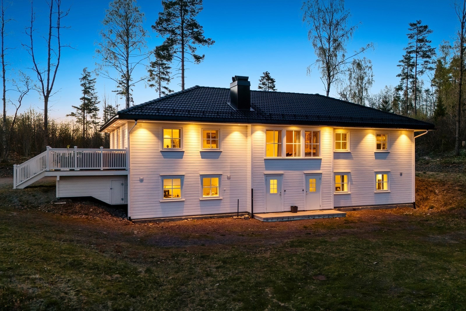 Bodplass under terrassen. Galleribilde