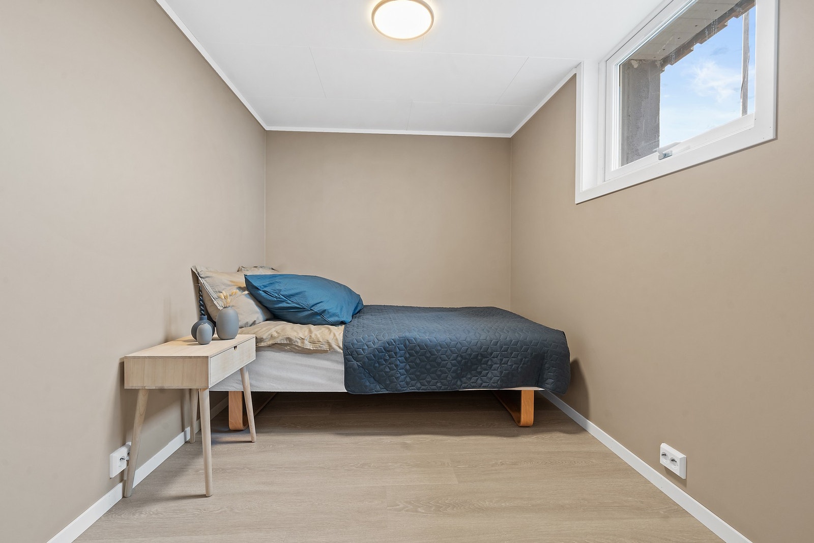 Det andre soverommet egner seg godt som barnerom, gjesterom eller kontor. Galleribilde
