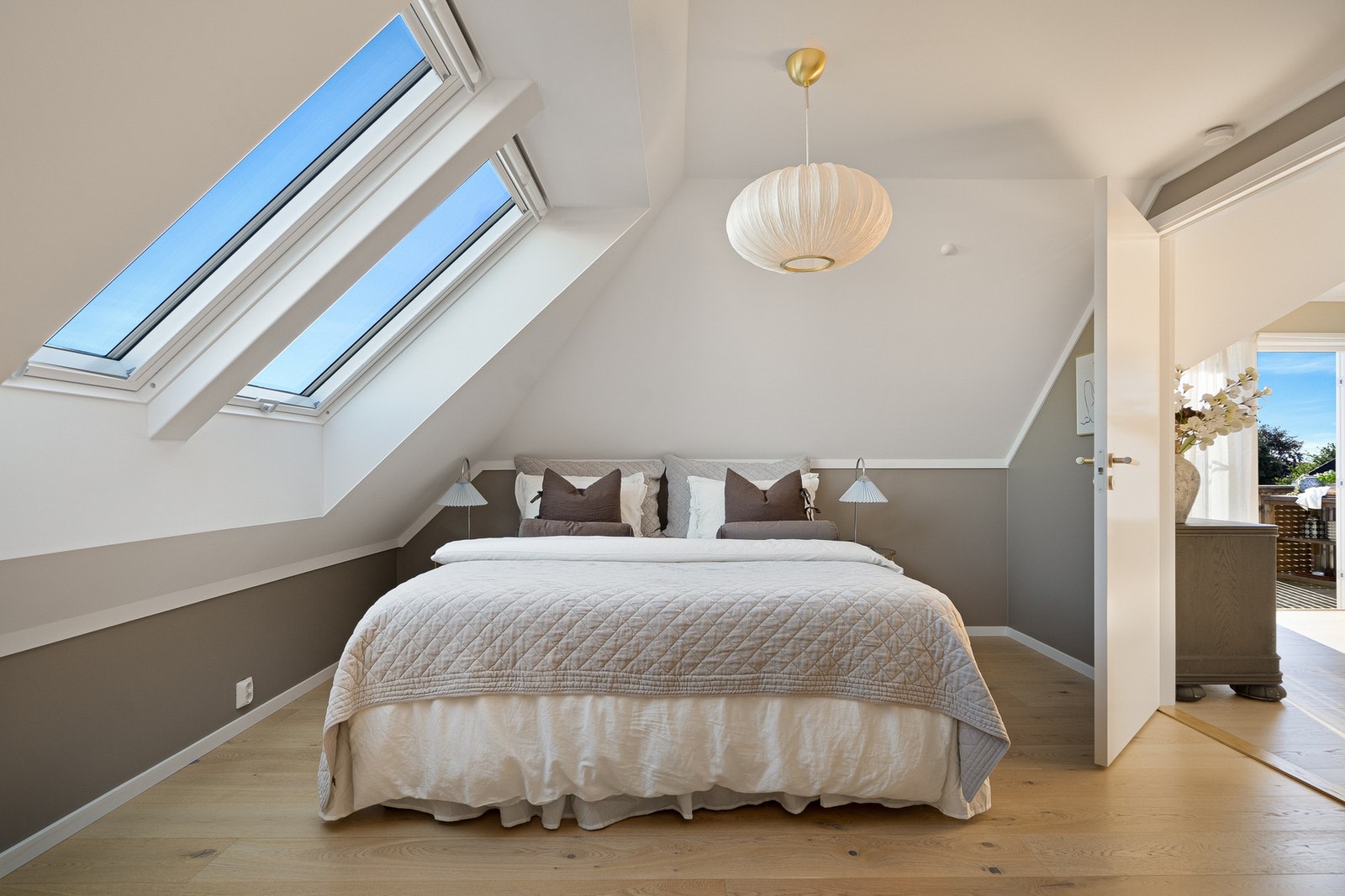 Soverom nr 1 - hovedsoverommet - har god plass til både seng og evt. garderobe Galleribilde