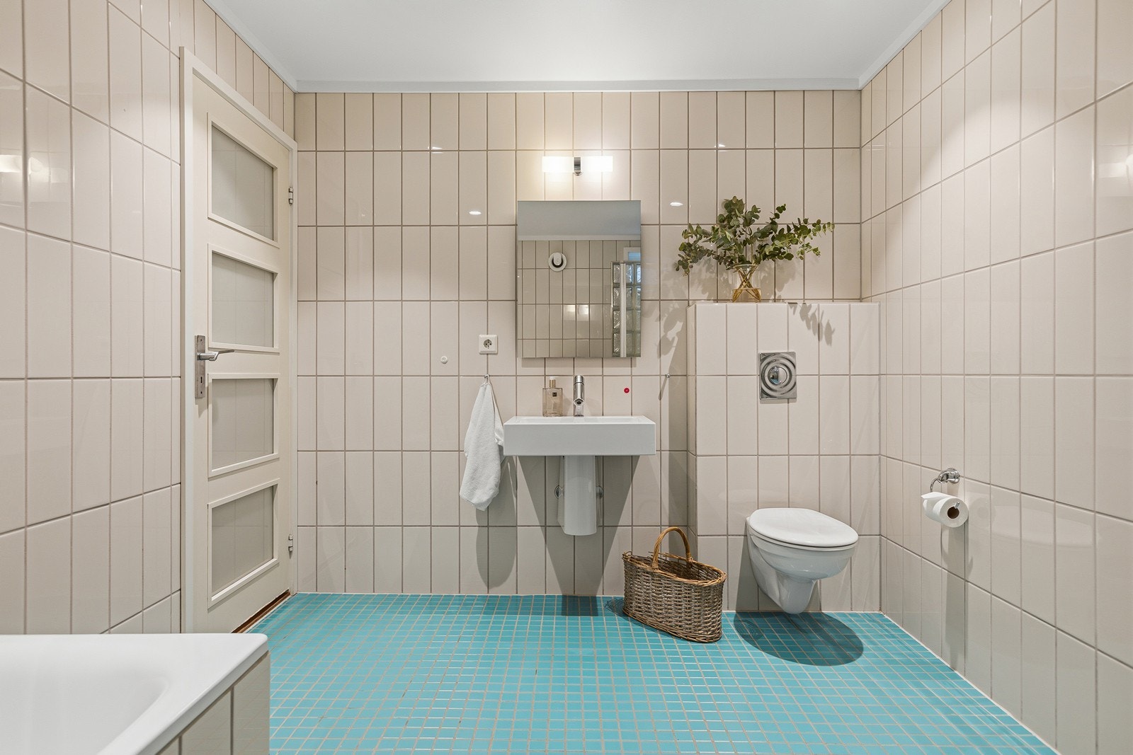 Flott, fliselagt bad Galleribilde