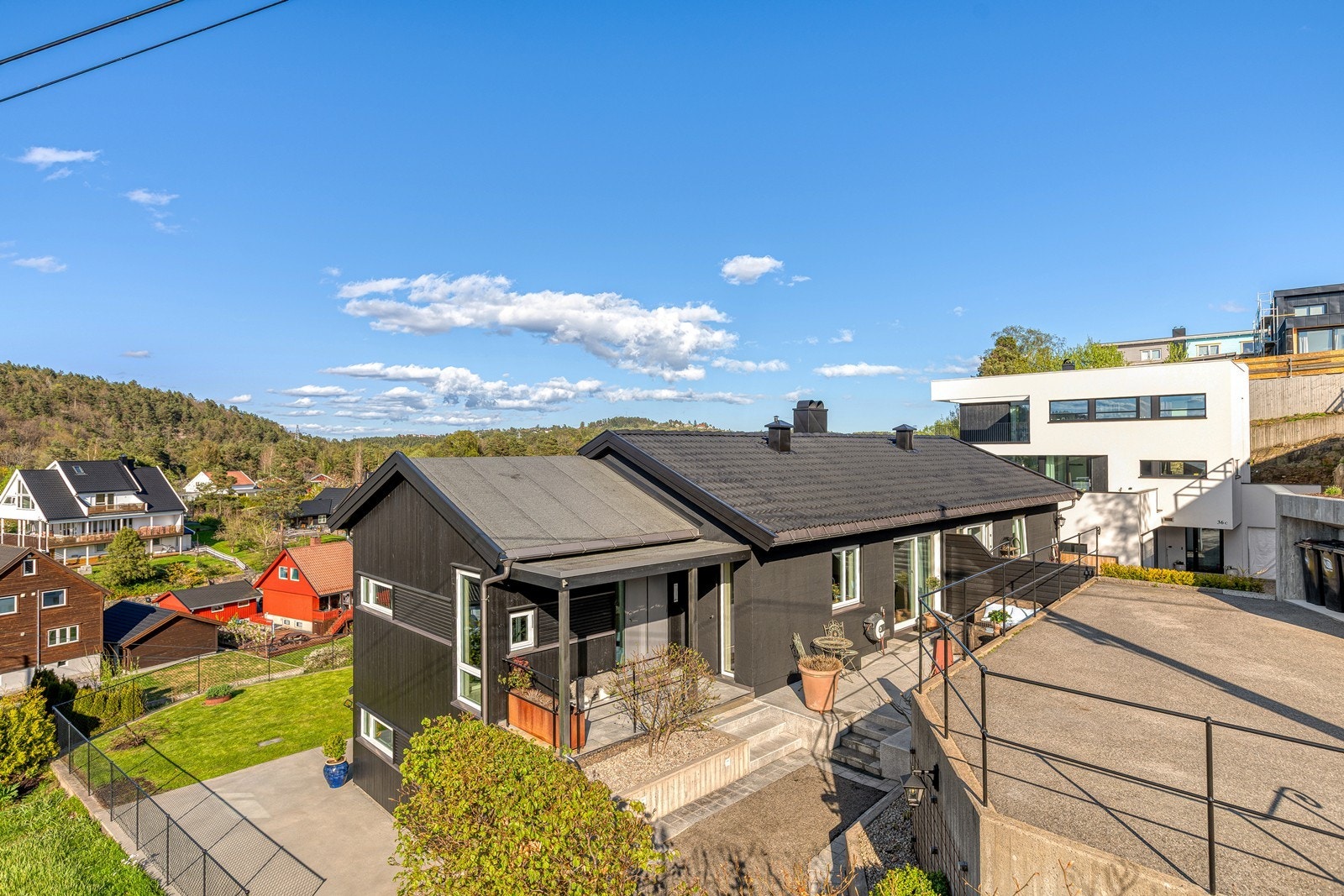 Velkommen til Brinken 36 A - flott påbygd del av vert. delt tomannsbolig - beliggende i populært og barnevennlig område -presentert av Gaute Kverneland i Aktiv. Foto: Ivars Upe Galleribilde