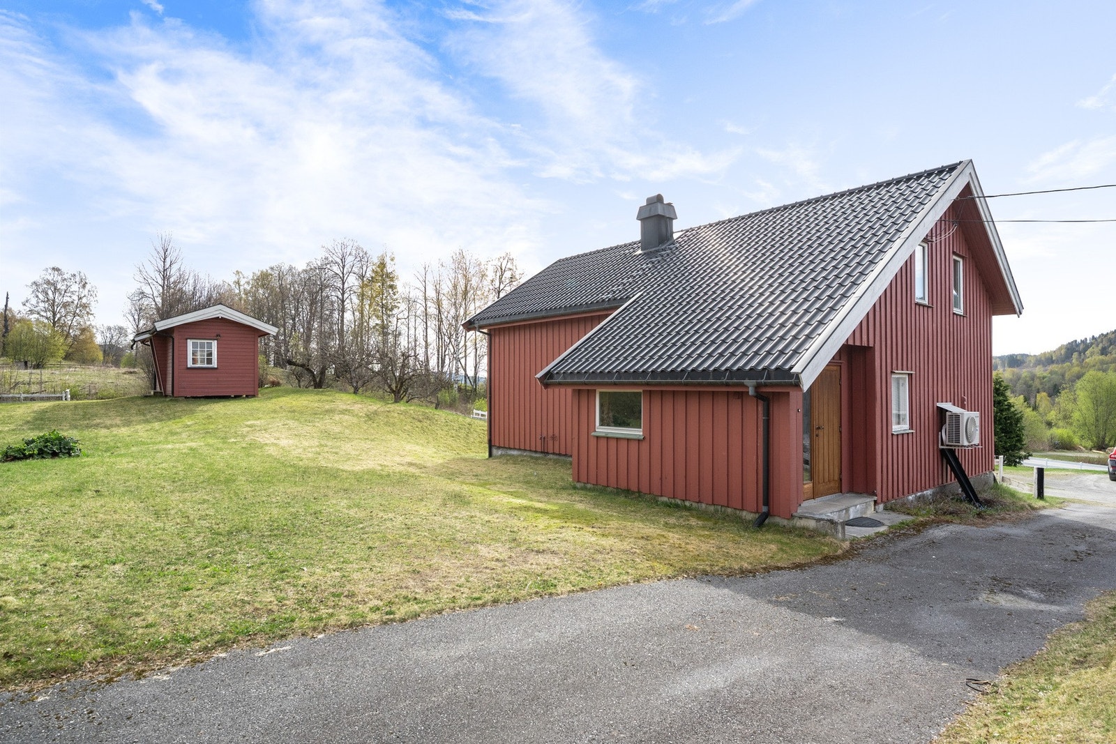 Asfaltert innkjørsel Galleribilde