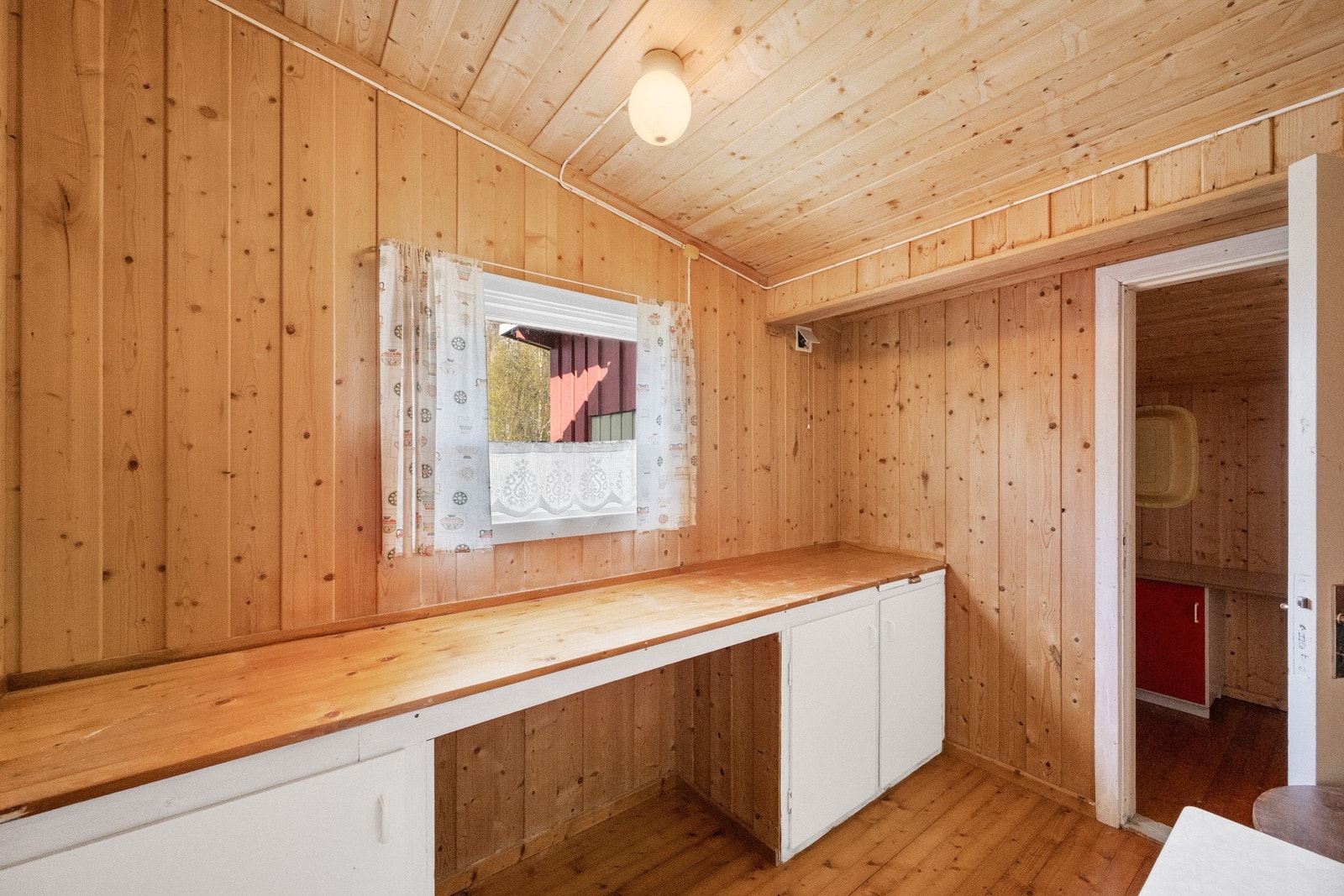 Innredet bodrom i uthuset Galleribilde