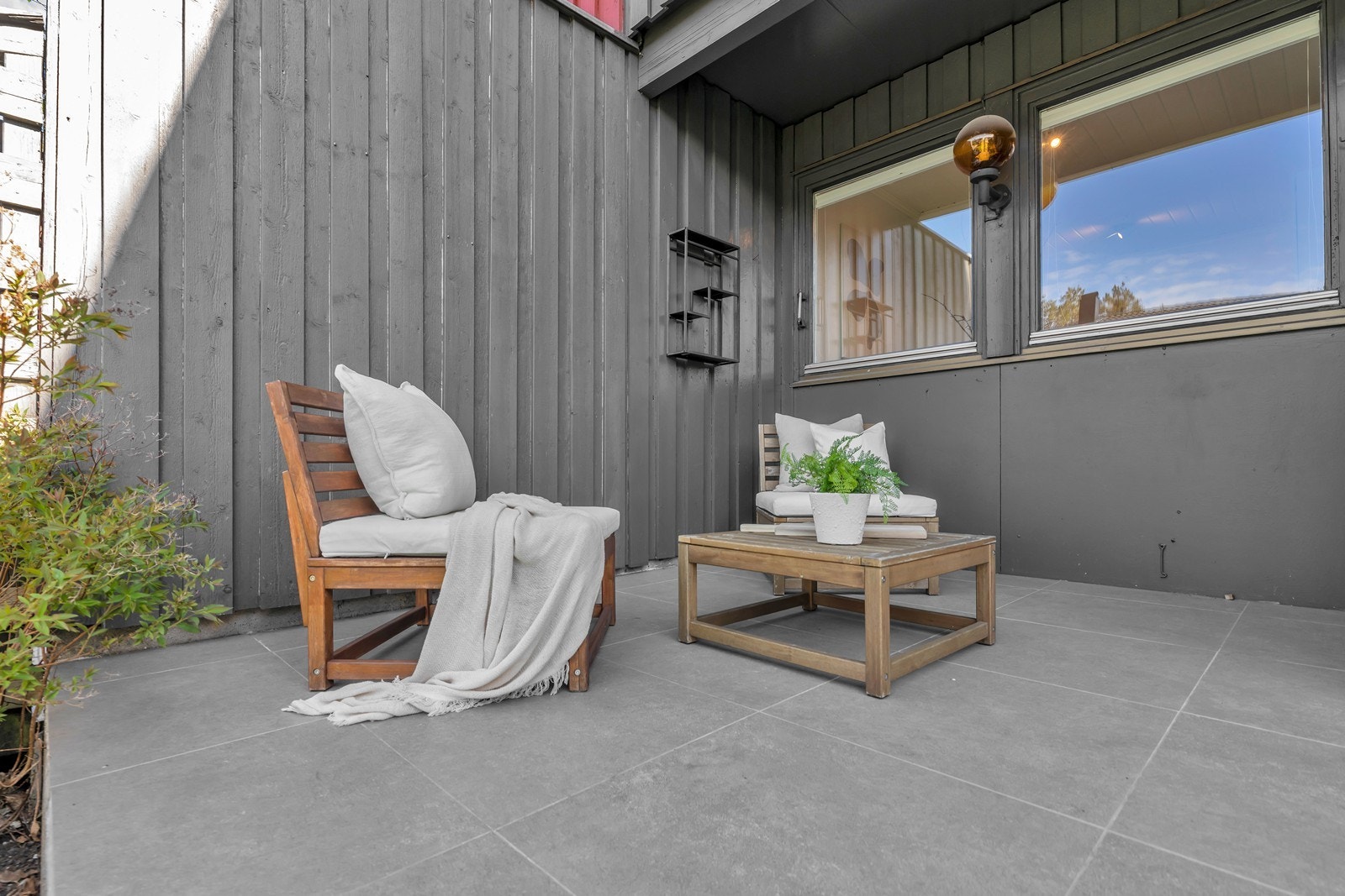 Verandadør fra stuen ut til terrassen Galleribilde