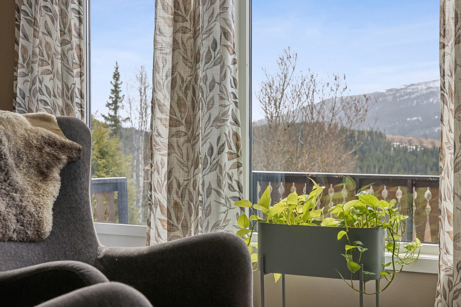 Fra stuen er det direkte utgang til en terrasse på ca. 19 m². Galleribilde