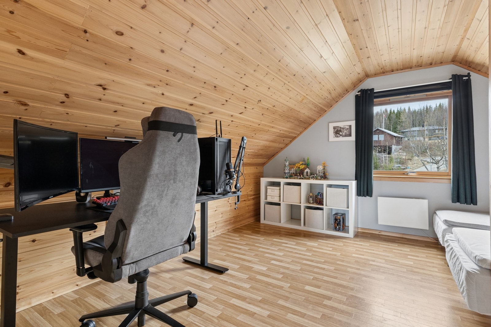 Rommet egner seg også godt som kontor eller hobbyrom. Galleribilde