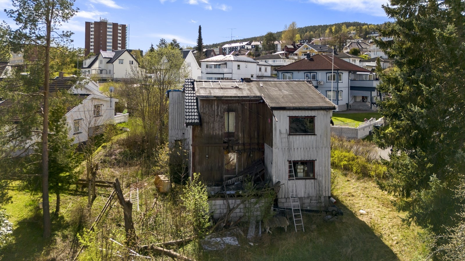 Området oppleves som rolig, trygt og barnevennlig, med lite gjennomgangstrafikk og gode oppvekstsvilkår. Her kan du skape ditt drømmehjem! Galleribilde