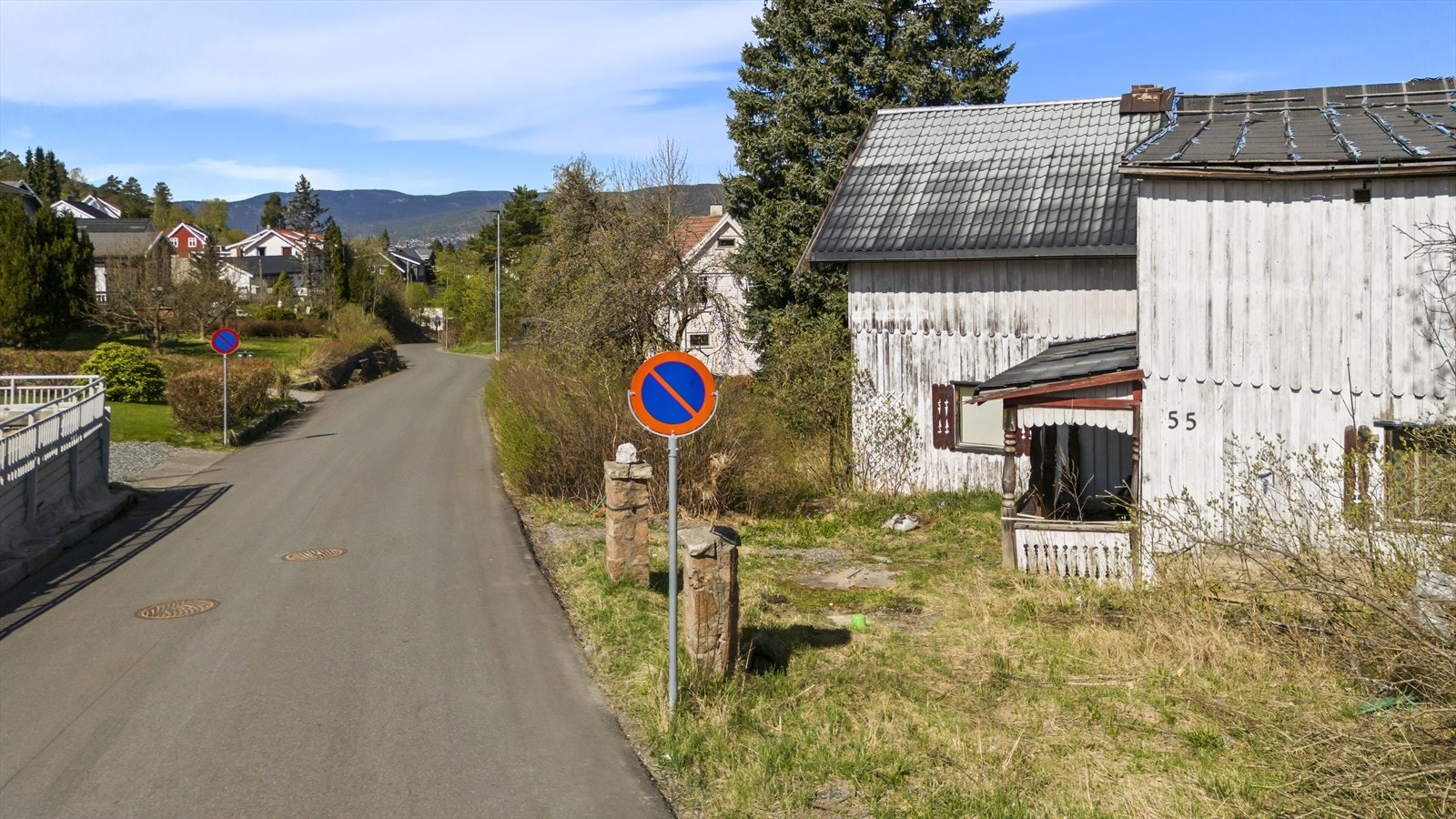 Område ligger i god tilknytning til skoler og barnehager, dagligvare og nærsenter. Galleribilde