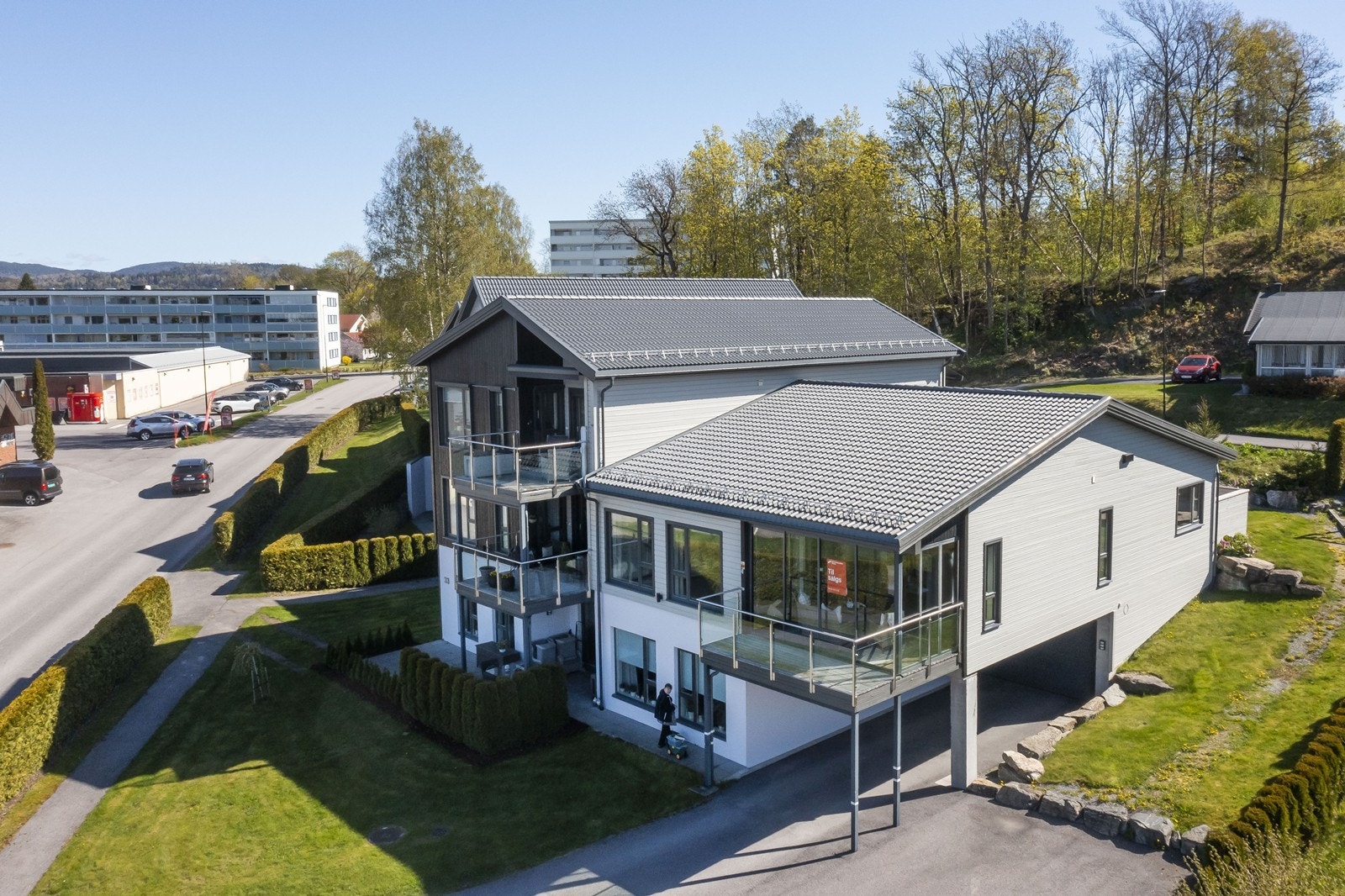 Leiligheten har inngang fra bakkeplan på oppsiden Galleribilde