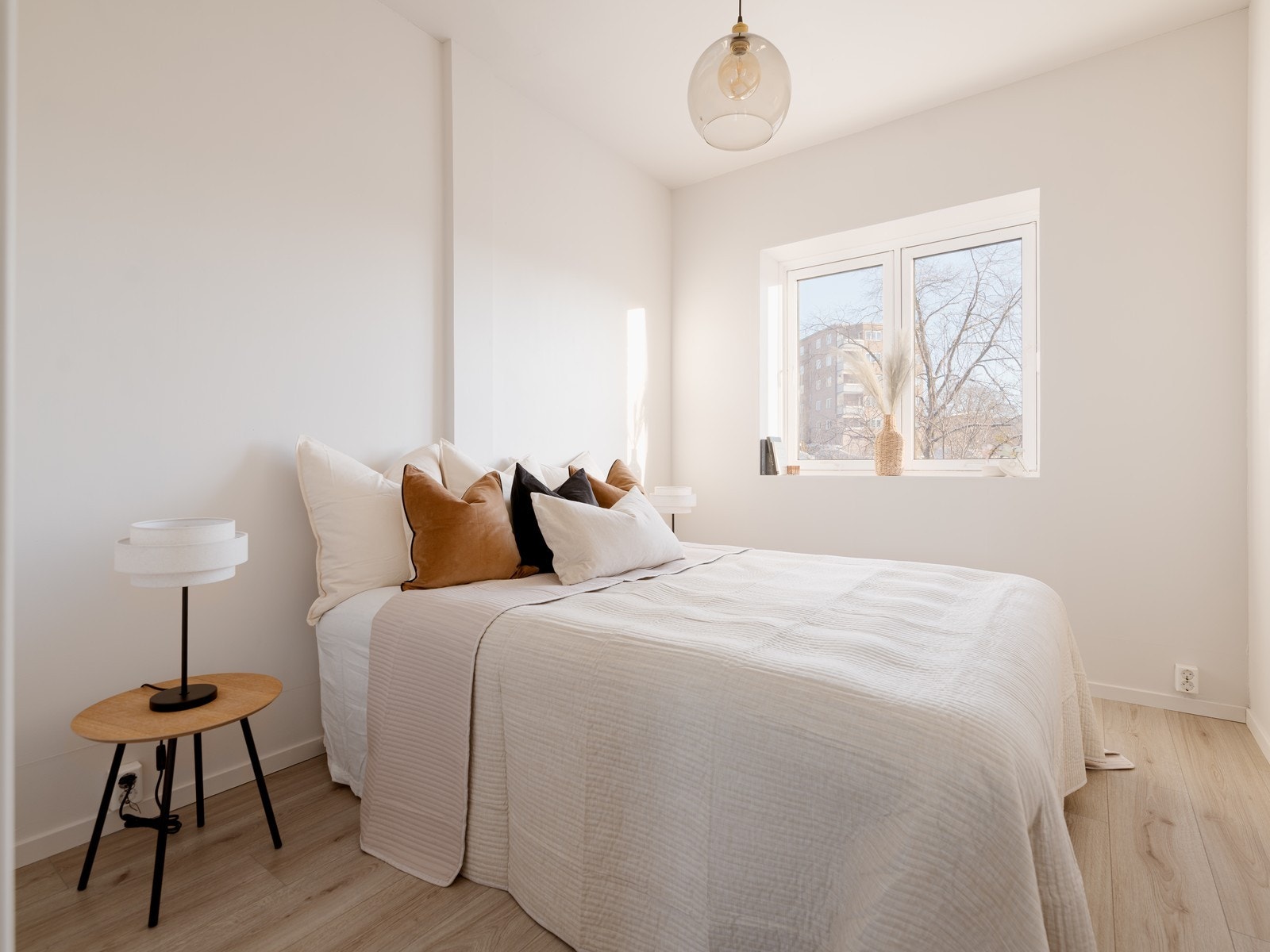 Soverom med plass til dobbeltseng. Galleribilde