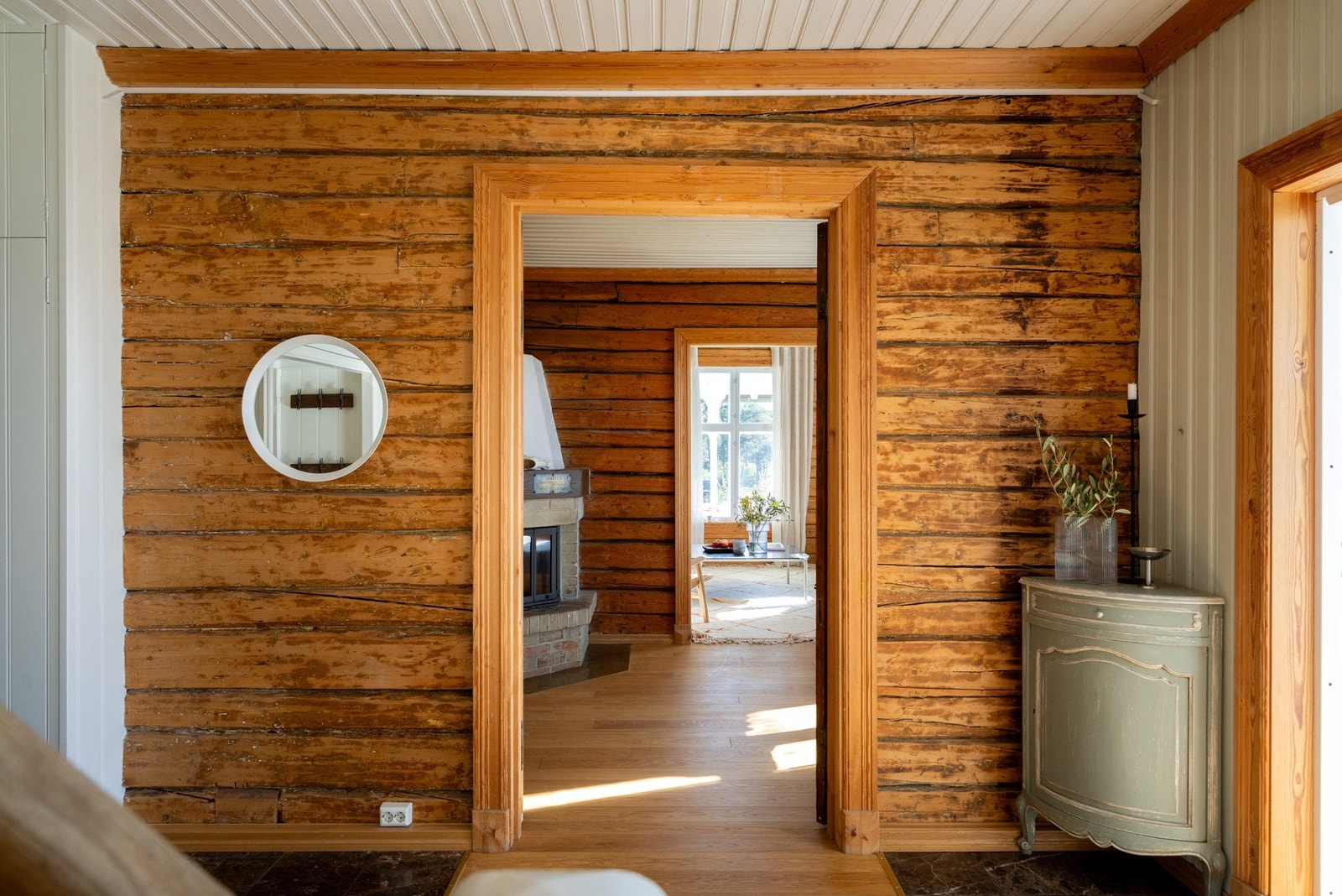 Her kan familien samles til både hverdag og fest, med romslige flater som gir god plass til store selskaper. Galleribilde