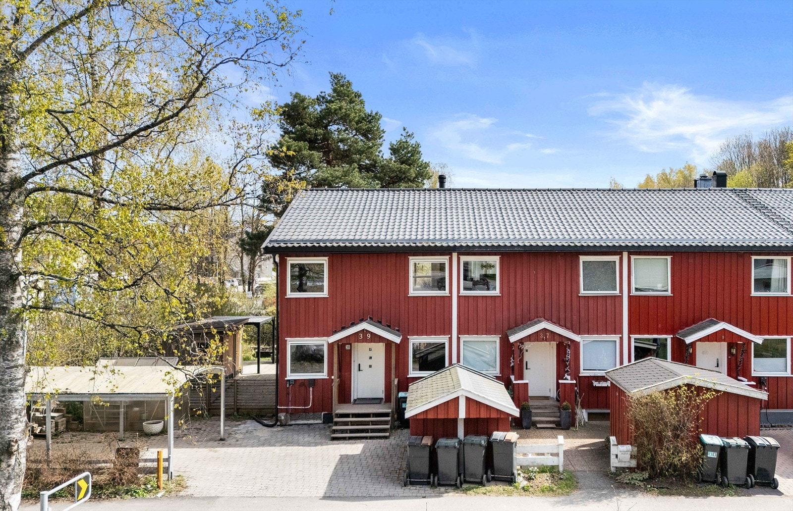 Velkommen til Hagabråten 39 presentert av Eiendomsmegler Kristoffer Stormfelt v/Aktiv!
Fotograf: Håvard Daee Rognli. Galleribilde