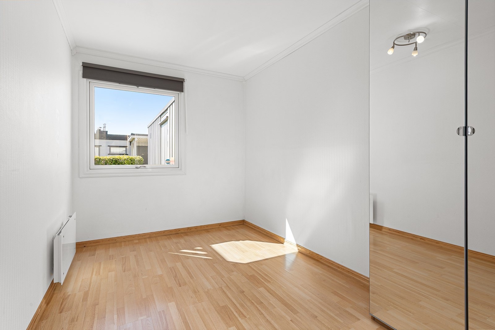 Soverom 3 har også fin størrelse. Dette passer utmerket som barnerom, gjesterom eller kontor. Galleribilde