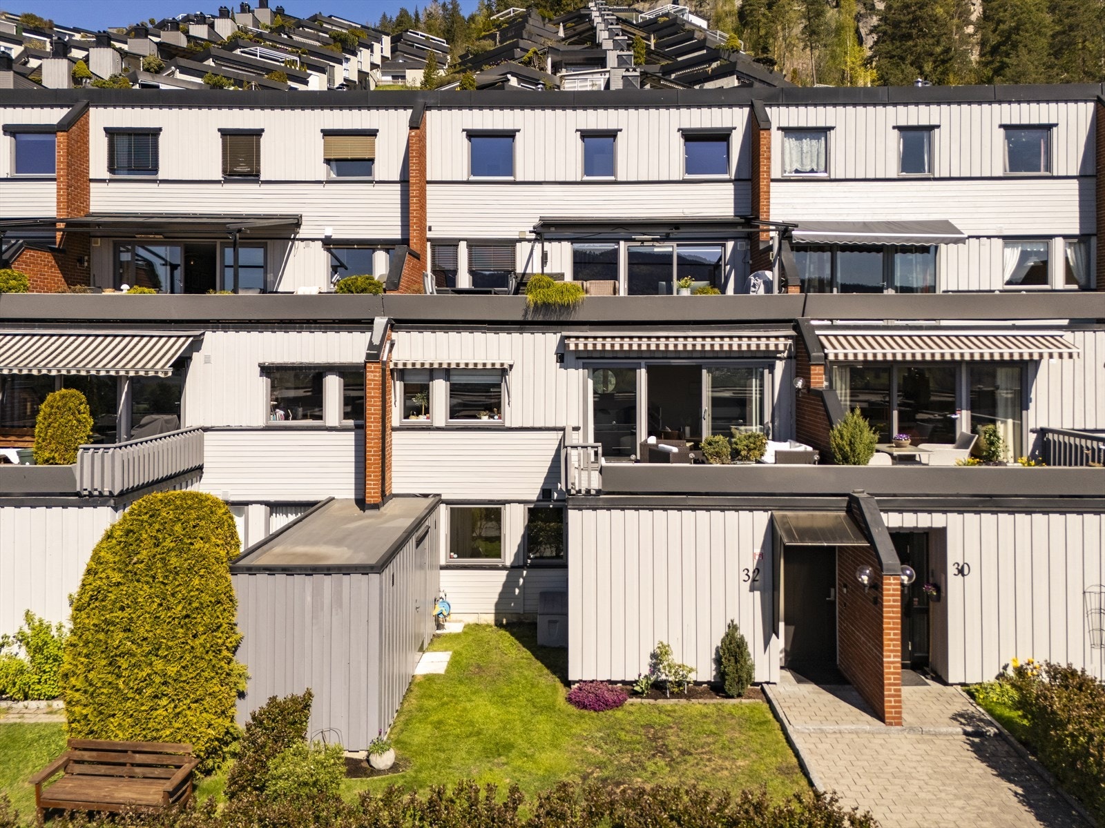 Boligen har enkel adkomst på bakkeplan. Galleribilde