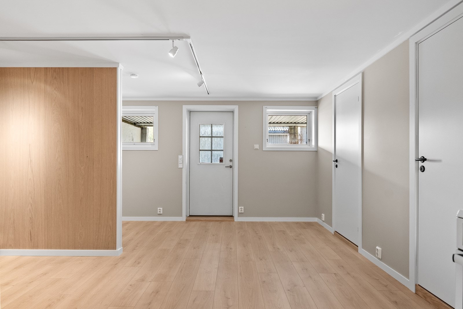 Perfekt for utleie eller tenåringen som vil ha "egen leilighet". Galleribilde