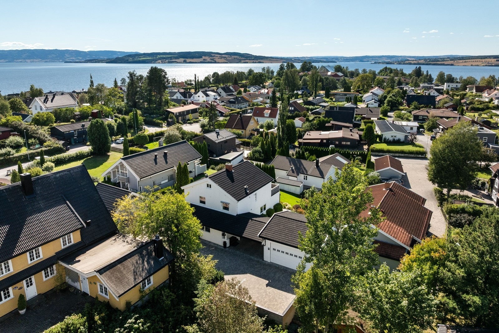 Eiendommen ligger på attraktive Storhamar med nærhet til Domkirkeodden. Galleribilde