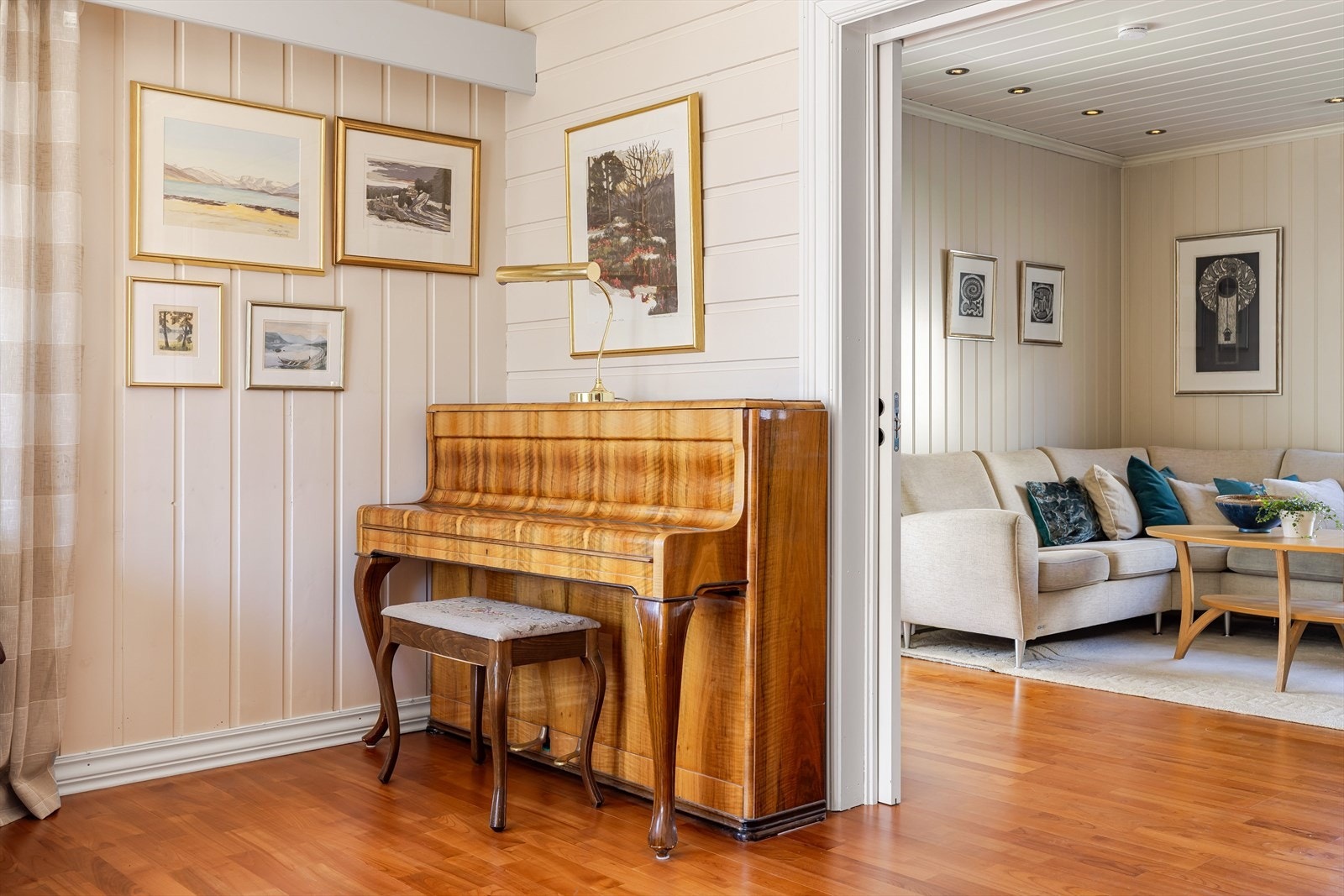 Her er det til og med plass til piano. Galleribilde