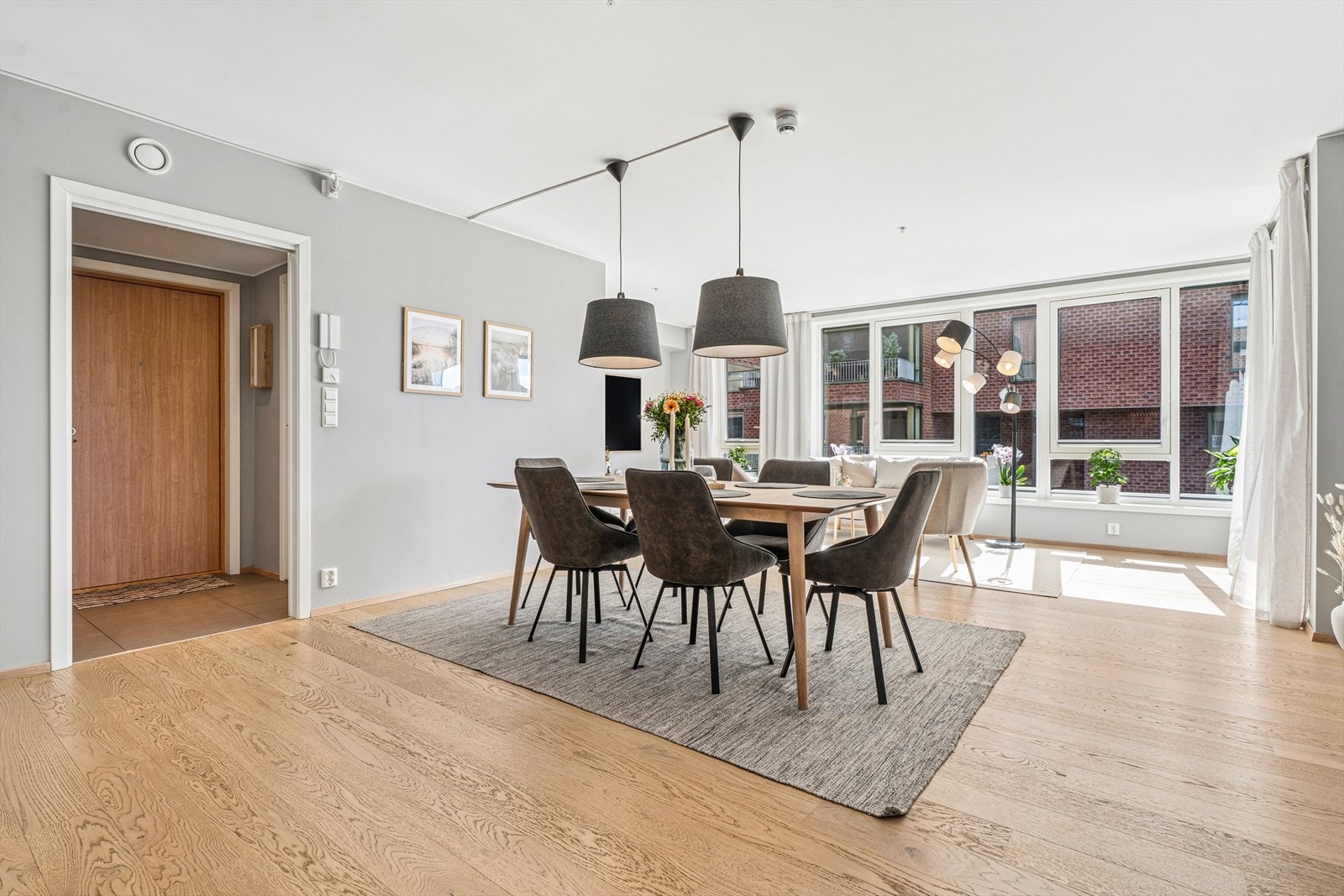 Det er også god plass til en stor spisegruppe Galleribilde