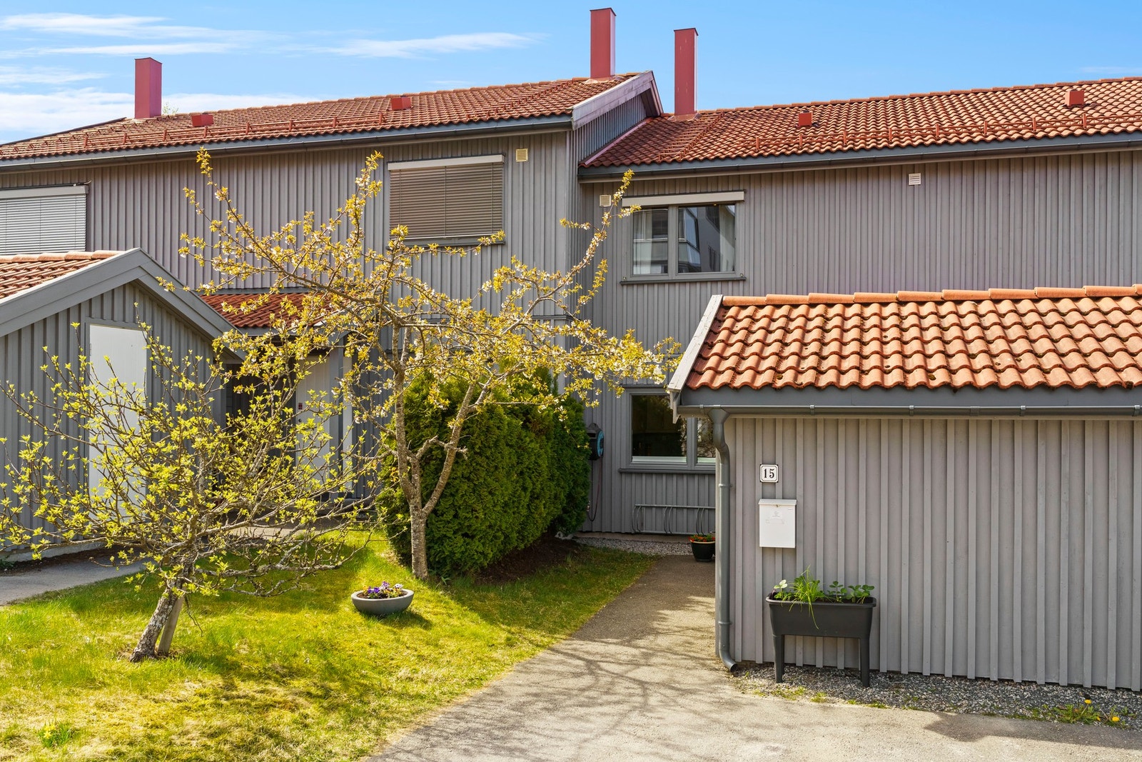 PrivatMegleren v/ Malin Edvardsen ønsker velkommen til Sole Allé 15! Galleribilde