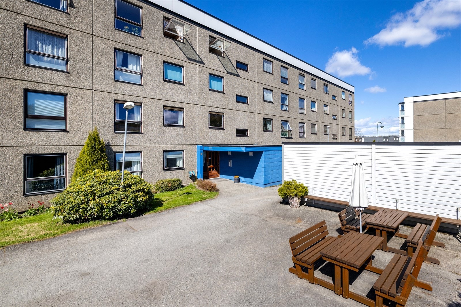 Sentralt og likevel tilbaketrukket med kort vei til nødvendige servicetilbud. Galleribilde