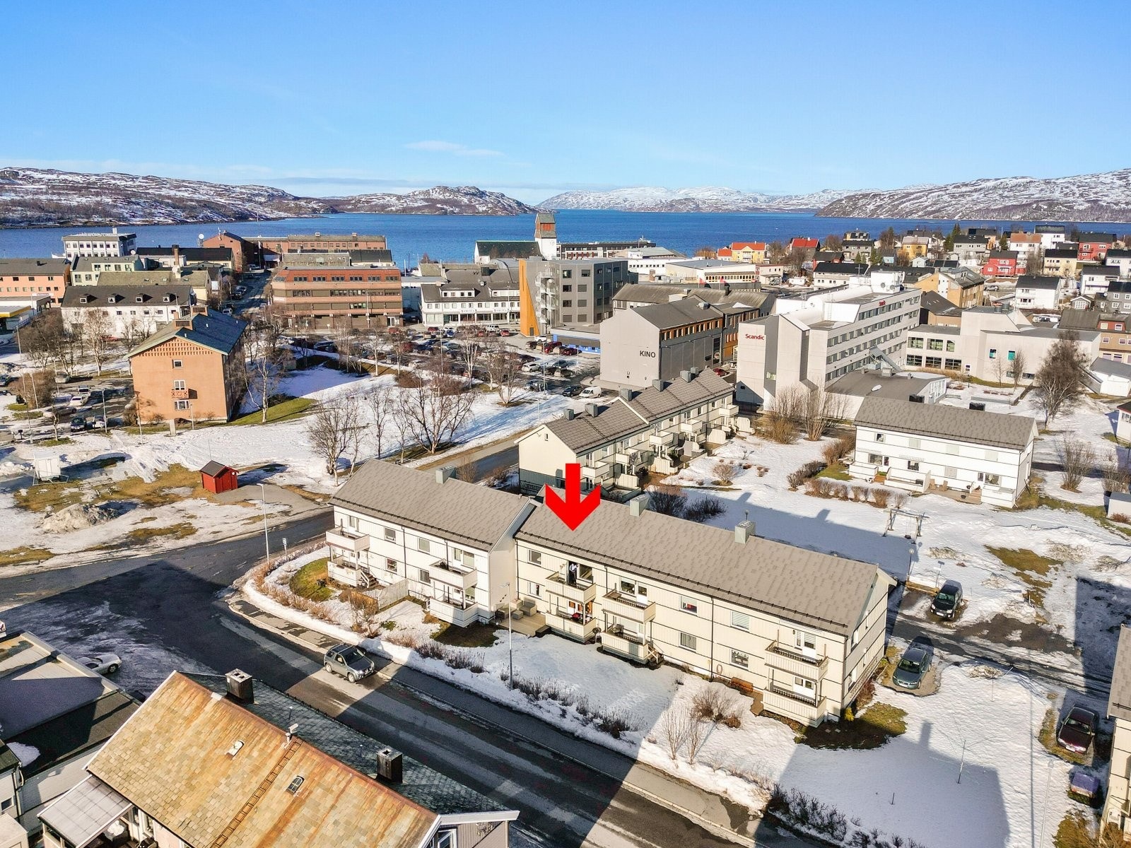 Velkommen til Storgata 9a - en pen leilighet i Kirkenes sentrum! Galleribilde