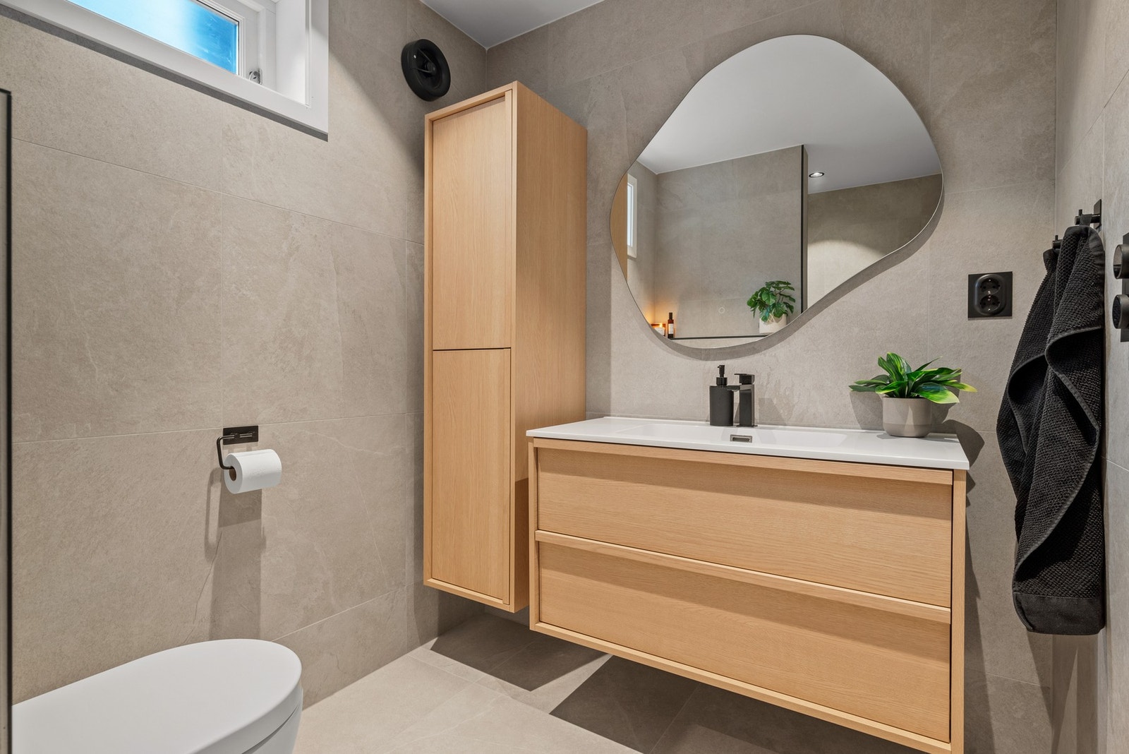 Det er varme i gulvet på badet. Galleribilde