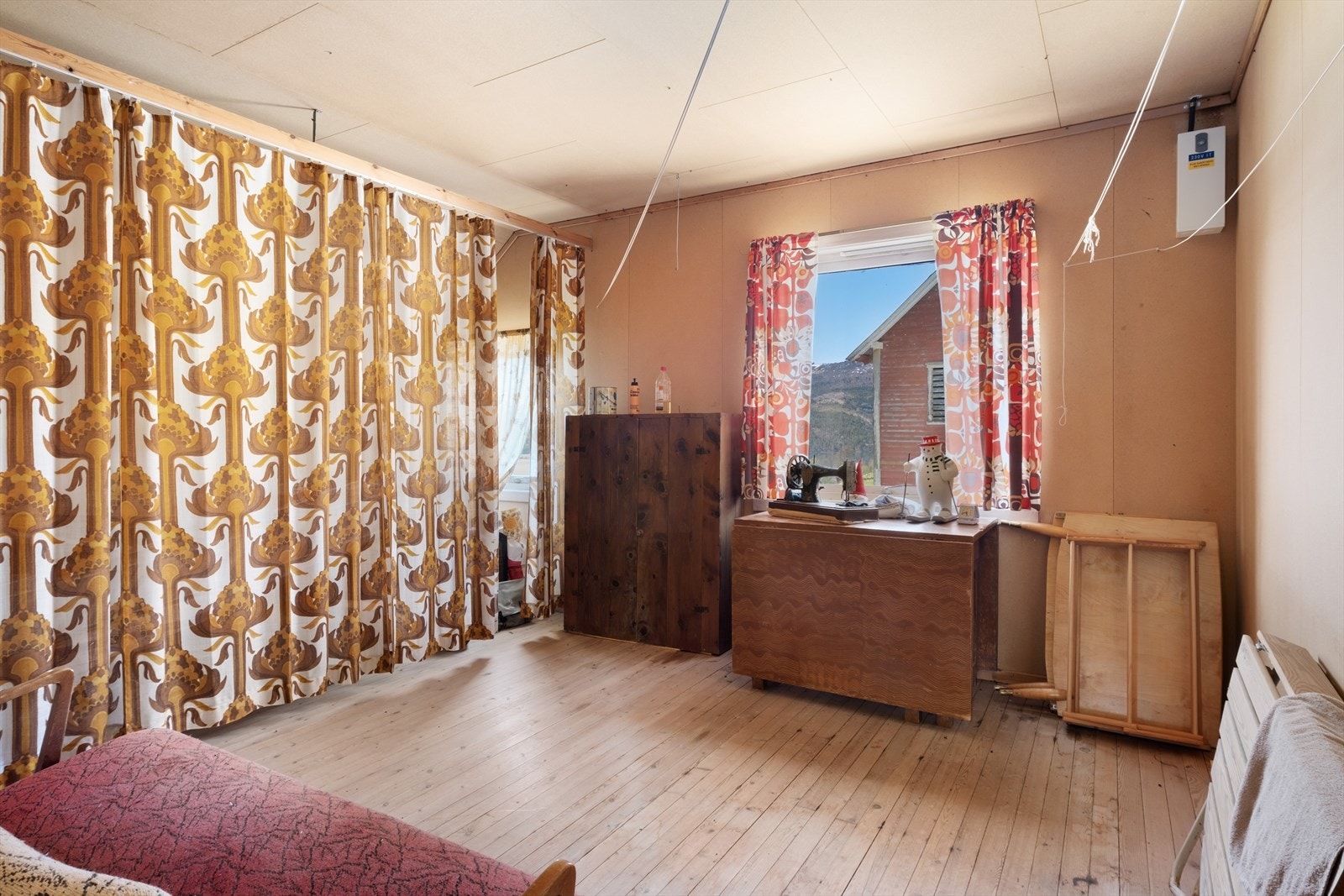 Dette soverommet vert nytta som lagringsplass i dag. Galleribilde