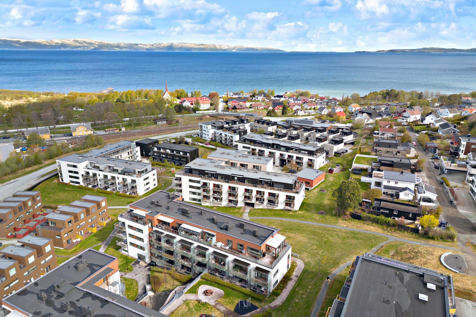 Leiligheten ligger i et rolig og sentralt nabolag på Ranheim. Galleribilde