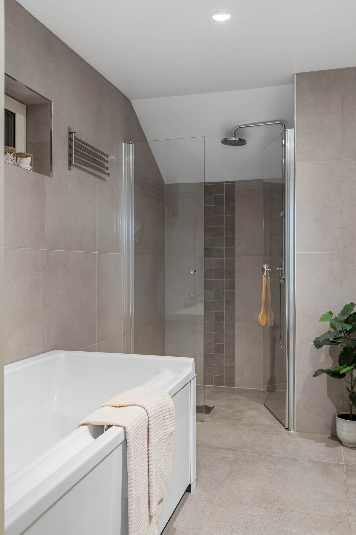 Dusjnisje på hovedbadet Galleribilde