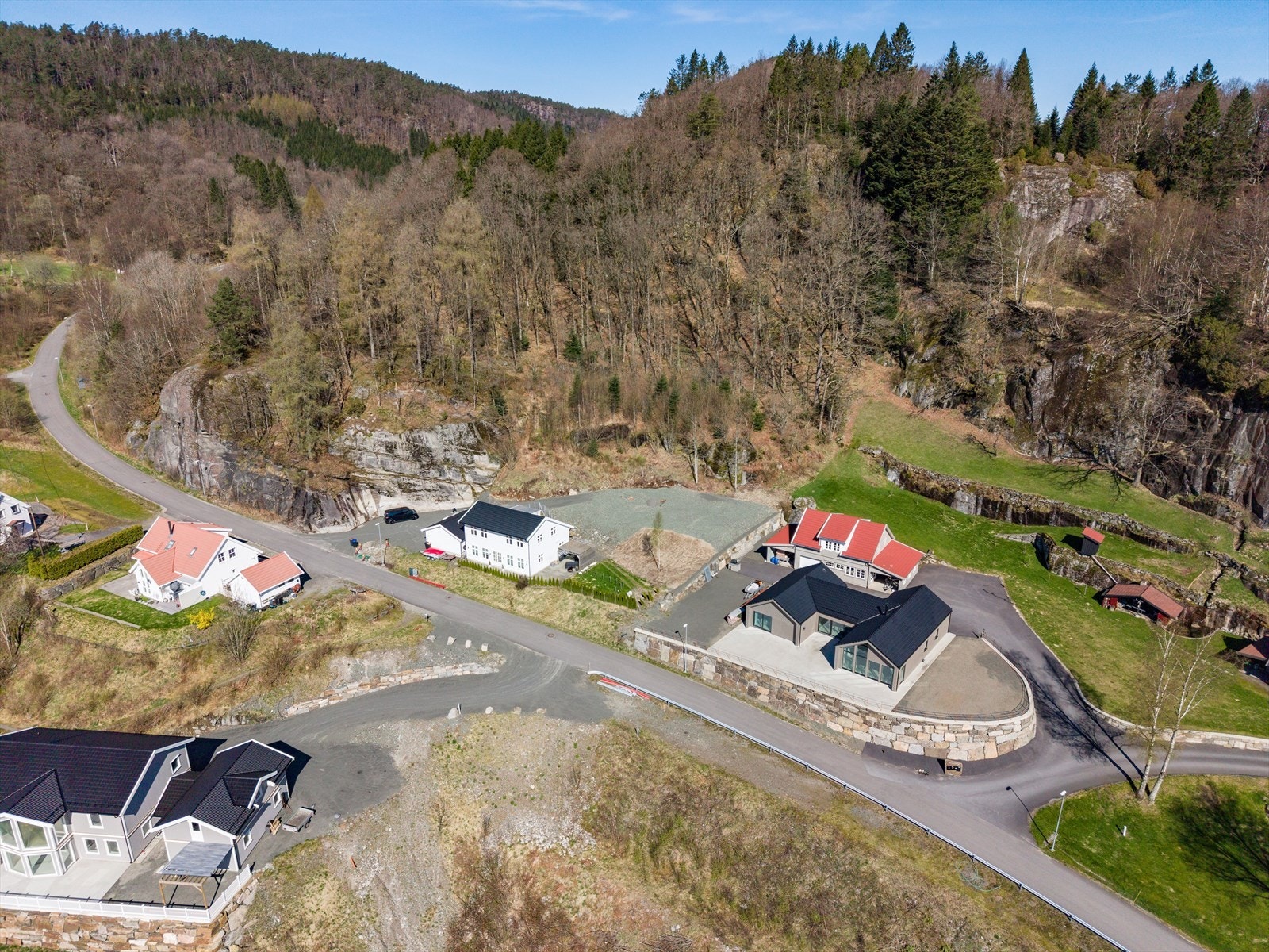 Etablert boligfelt på Sandsåsen! Galleribilde