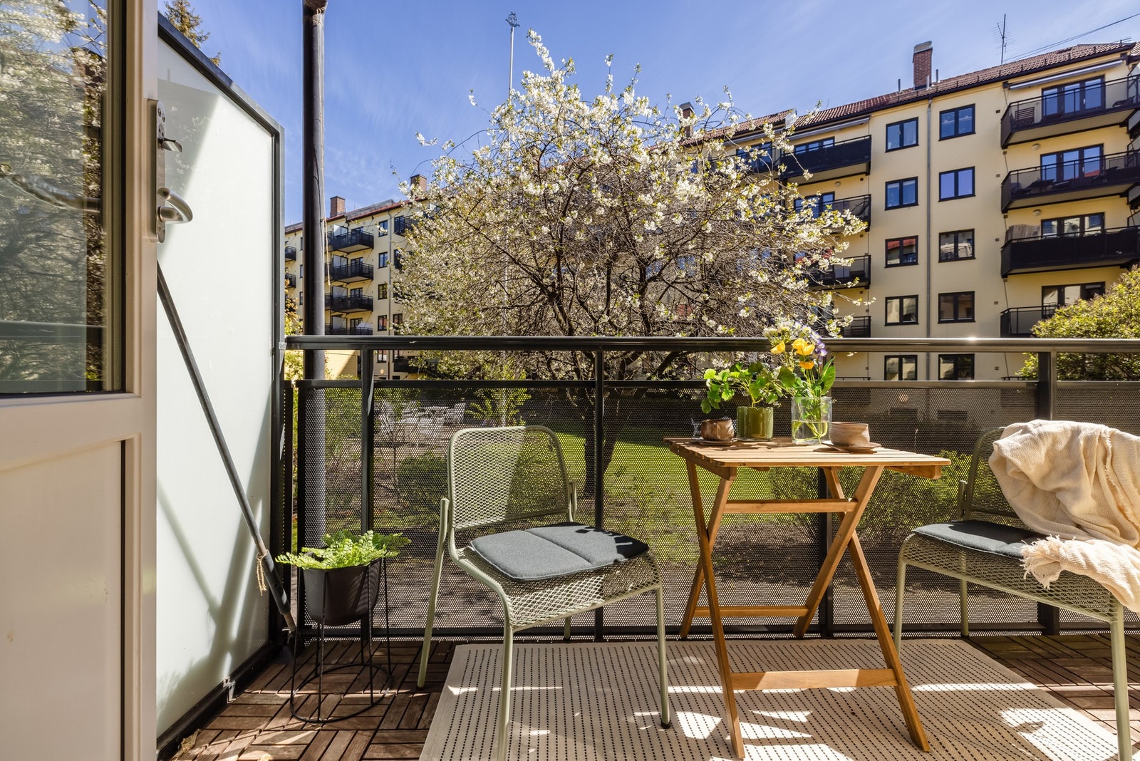 Her har du en flott of solrik østvendt balkong på 6m² mot hyggelig gårdsorm. Galleribilde