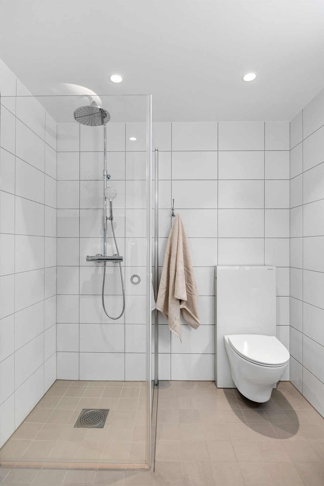 Mekanisk avtrekk på badet. Galleribilde