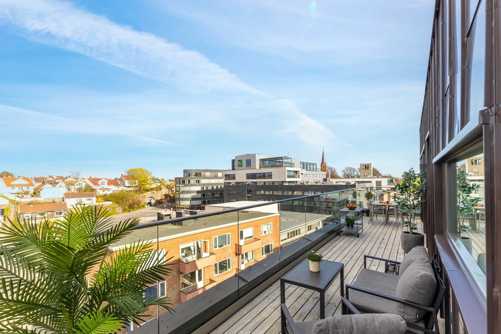 Partner/Megler Fabian Robertino (92117474) i DNB Eiendom presenterer en lekker penthouseleilighet fra 2020 i Dr. Giebelhausens gate 1 - Velkommen til visning! Galleribilde