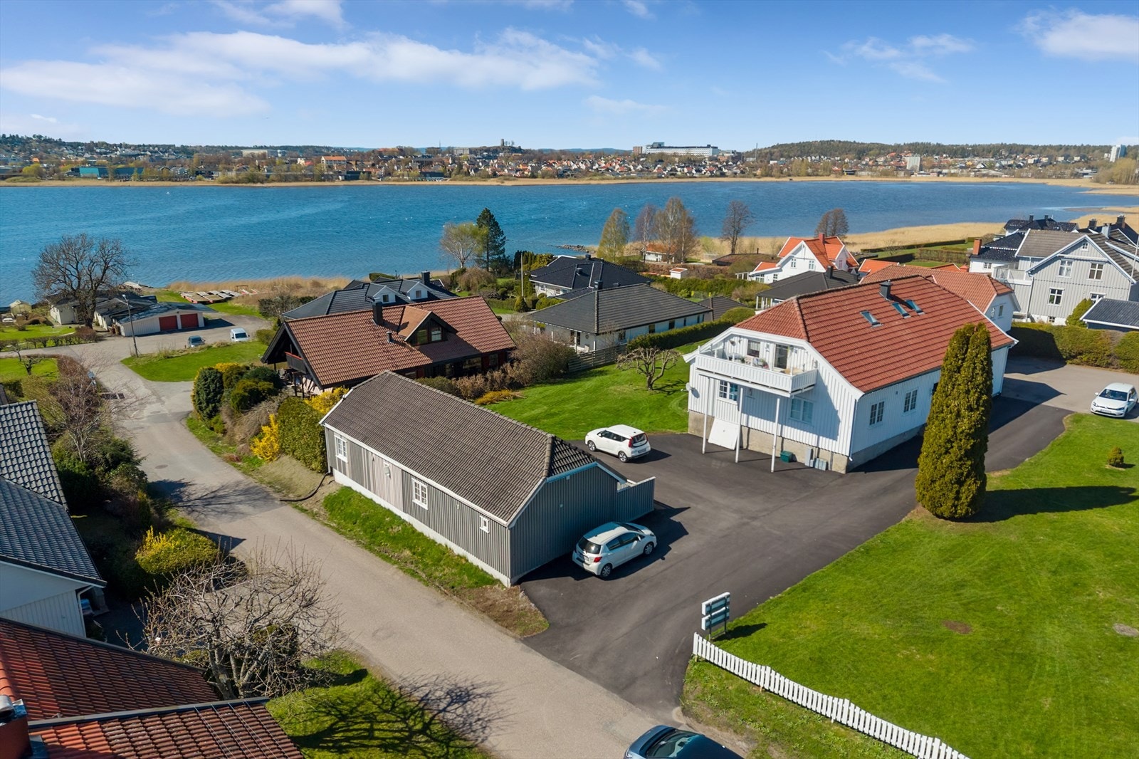 Nærheten til sjøen gir flotte tur- og rekreasjonsmuligheter. Galleribilde