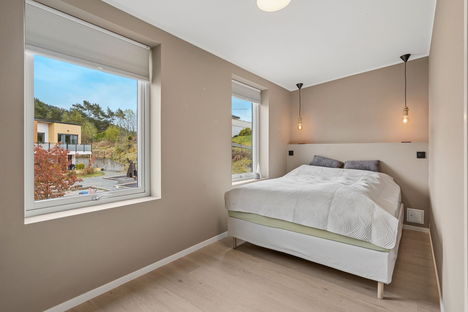 Romslig soverom i 2 etasje - 11,00 m². Galleribilde