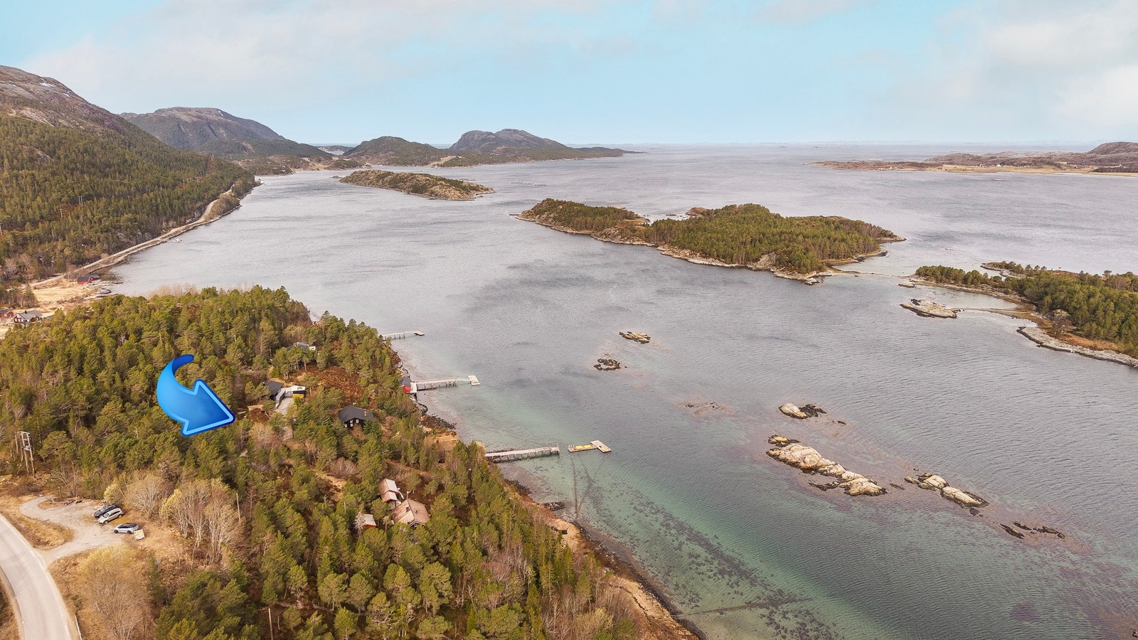 Avstand til dagligvarebutikk er 13 km. Galleribilde