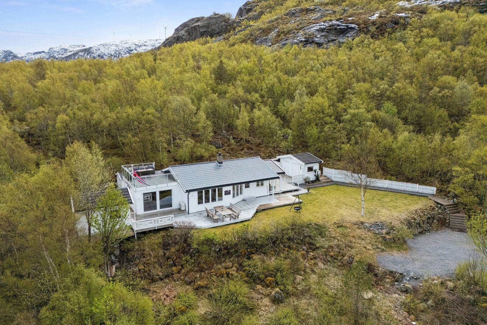 Lokalmegleren &Partners v/Ole Andreas Westerfjell har gleden av å presentere Bessakerveien 264! Galleribilde