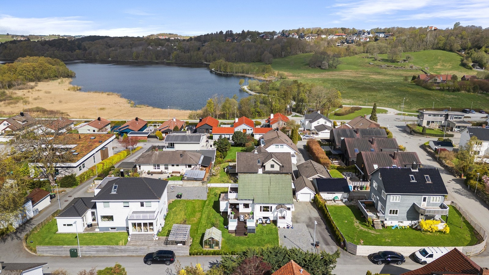 Lene Hviding v/Krogsveen eiendom har gleden av å presentere Adolph Tidemands vei 1. Galleribilde